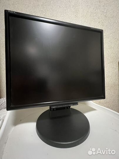 Монитор NEC 195vxm+