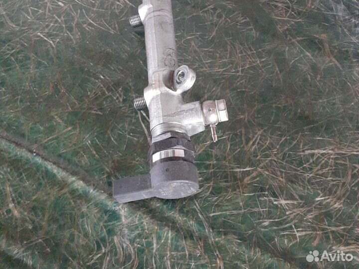 Рампа топливная Mersedes Benz W211