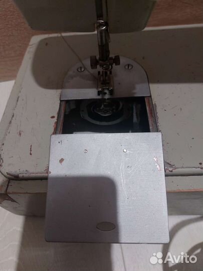 Швейная машина Подольск 142