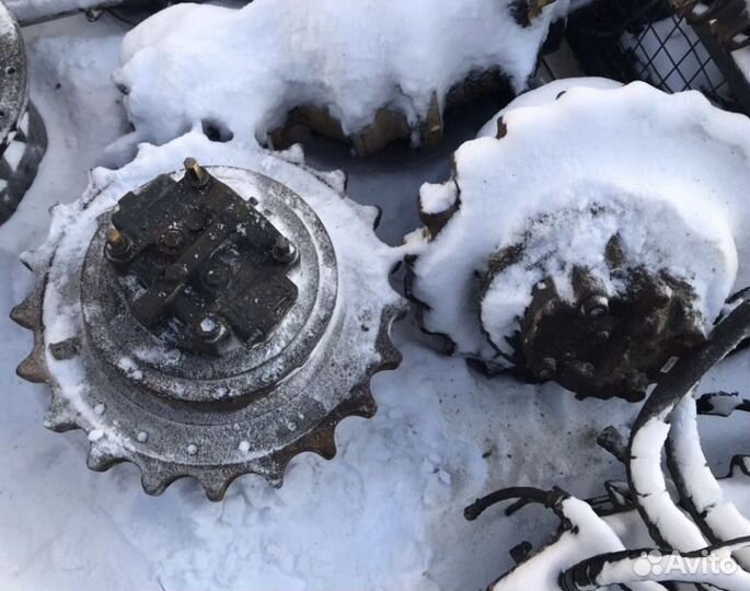 Гидромотор хода Komatsu PC220-7