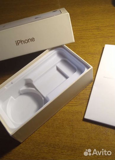 Коробка от iPhone 8 64гб
