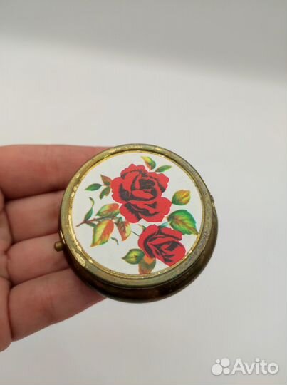 Шкатулка таблетница винтажная металл высота 1,5 с