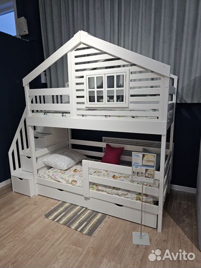 Двухъярусная кровать с Домиком