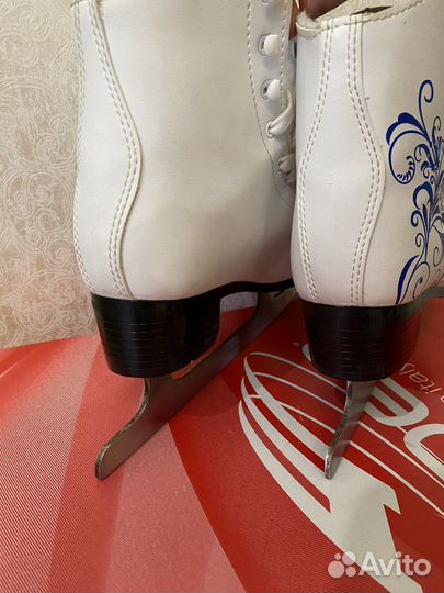 Коньки фигурные женские 37 размер