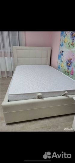 Кровать двухспальная