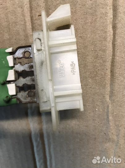 Реостат печки Renault Logan Duster