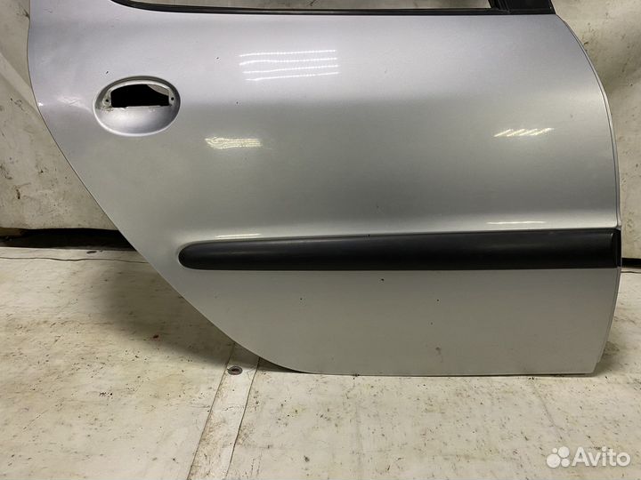 Дверь задняя правая (2008 год ) Peugeot 206