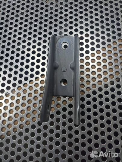 Кронштейн (крепление) левый BMW 5 G30/G31 G30 2020