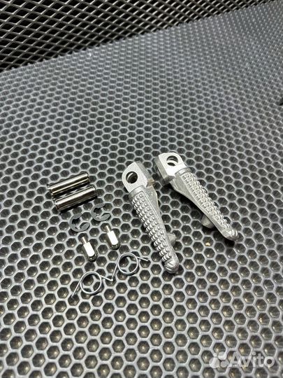 Подножки передние Kawasaki ZX6R ZX10R ZX-6R Z1000