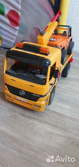 Игрушки Bruder грузовики