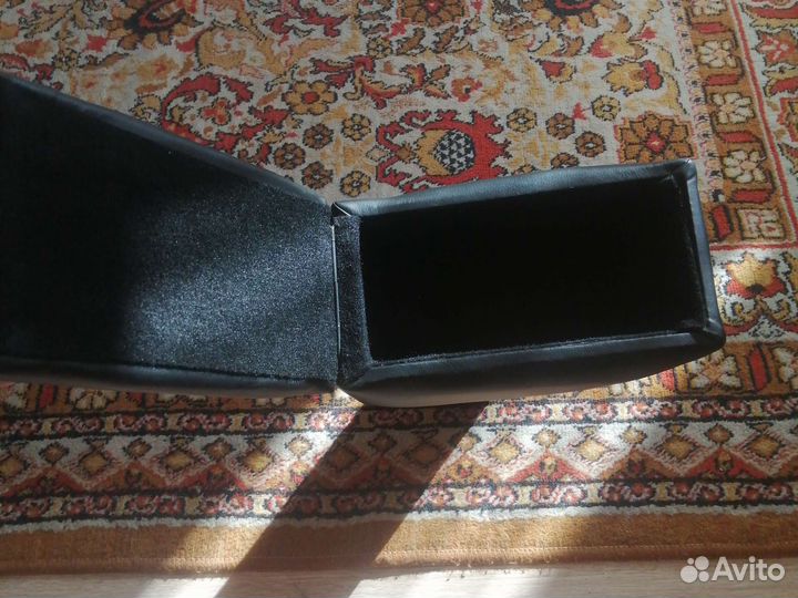 Подлокотник