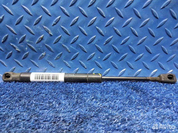 Амортизатор капота Volvo Xc60