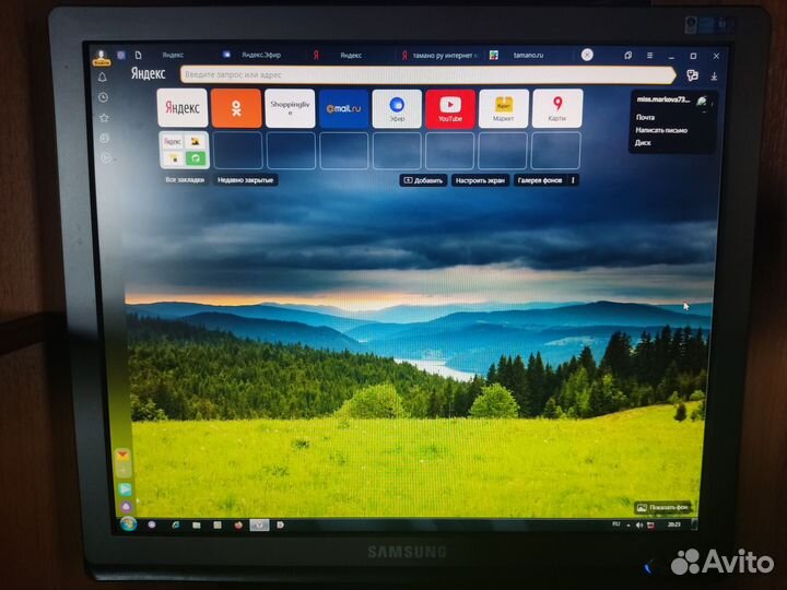 Монитор Samsung