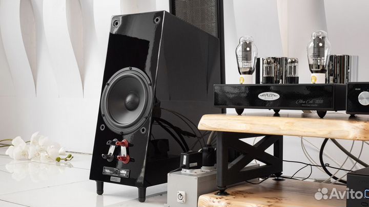 Напольная акустика Martin Logan ElectroMotion ESL