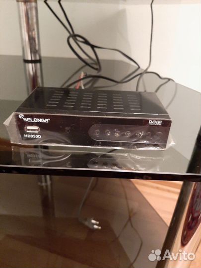 Телевизор +Тумба под телевизор