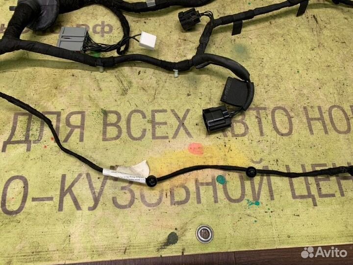 Коса двери передняя правая Land Rover Range Rover