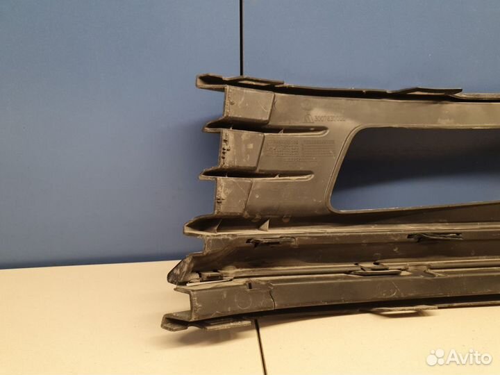 Решётка в бампер правая Volkswagen Polo Sedan 2011