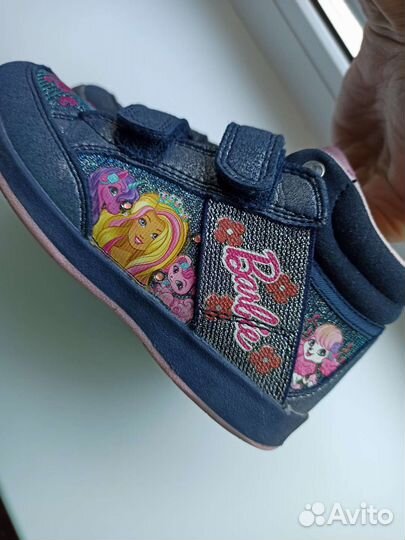 Кроссовки для девочки