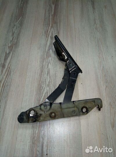 Петля крышки багажника Nissan primera P12 Прав