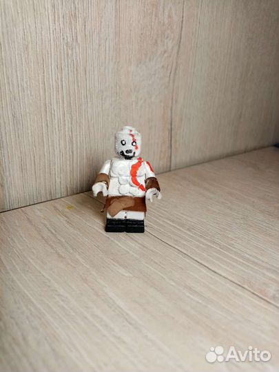 Кастомная минифигурка лего : Кратос