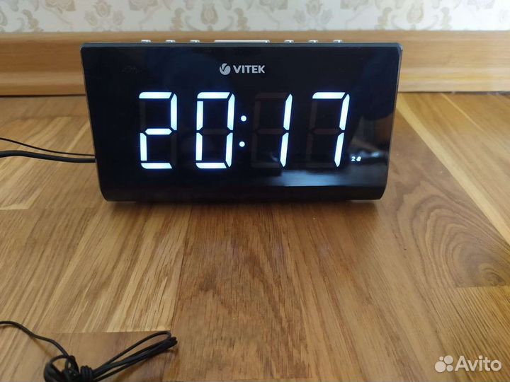 Часы радио vitek T-3524 BK