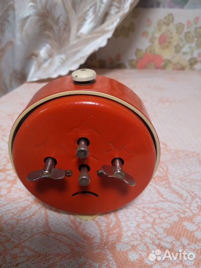 Часы будильник СССР