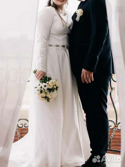 Свадебное атласное белое платье 48-50