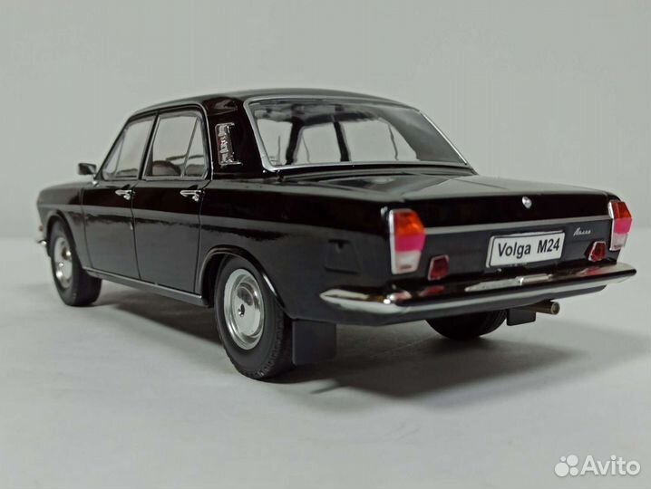 Волга Газ 24 Черный MCG 1:18