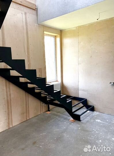 Лестница из листового металла