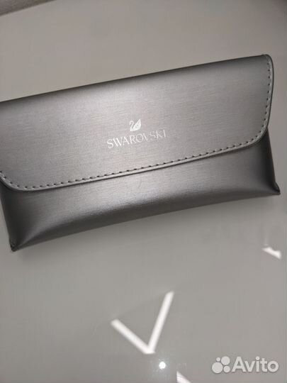 Солнцезащитные очки Swarovski