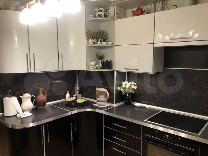 2-к. квартира, 54 м², 8/10 эт.