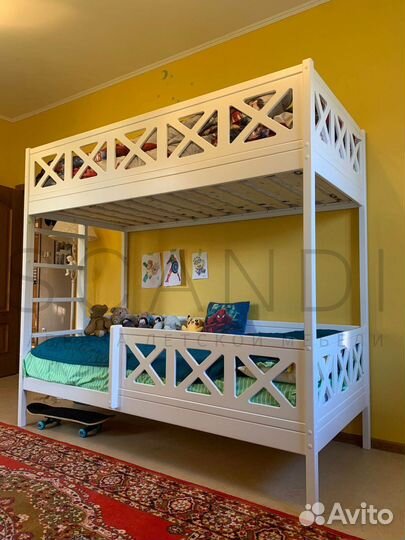 Двухярусная детская кровать