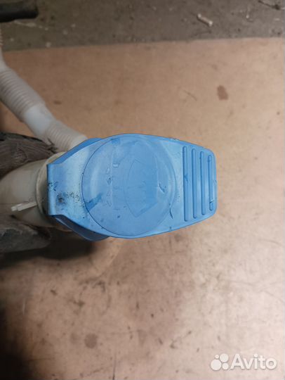 Горловина бачка омывателя Фольцваген Гольф 6