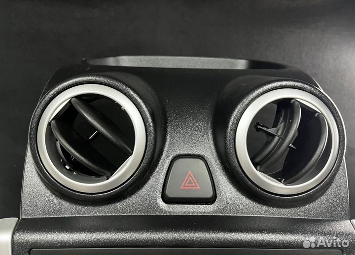 Центральная консоль в сборе Гранта Новая завод