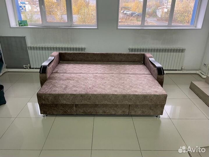 Диван Еврокнижка. Диван новый