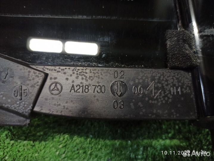 Форточка двери задняя левая Mercedes-Benz