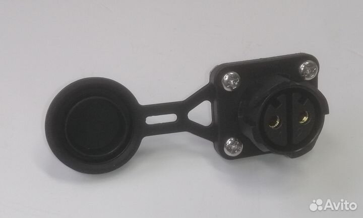 Разъем подключения электромотора в лодке