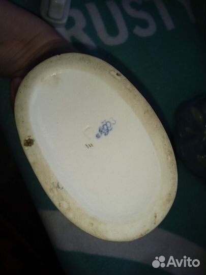 Статуэтки фарфоровые разные