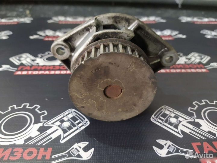 Водяной насос помпа Volkswagen Golf IV