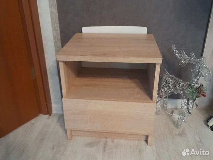 Тумба прикроватная