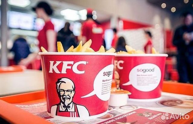 Сотрудник зала кfc