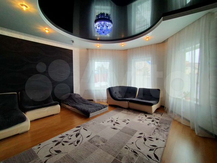 Коттедж 255 м² на участке 8 сот.