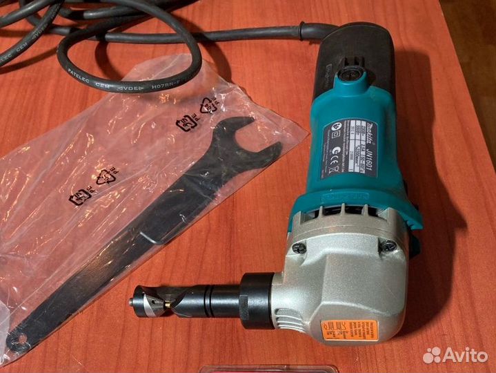 Высечные ножницы Makita JN 1601 Оригинал