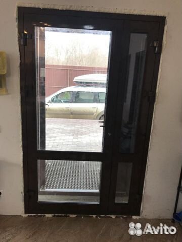 Дверь аллюминиевая