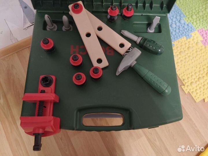 Гараж-парковка, Верстак с инструментами