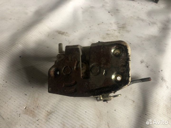 Замок двери задний правый Honda Civic EK3 B16A