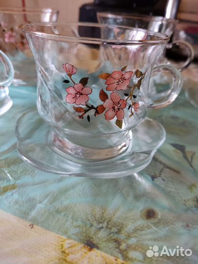 Чашки с блюдцами
