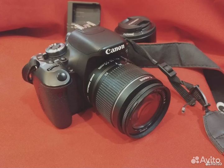 Зеркальный фотоаппарат Canon EOS 600D