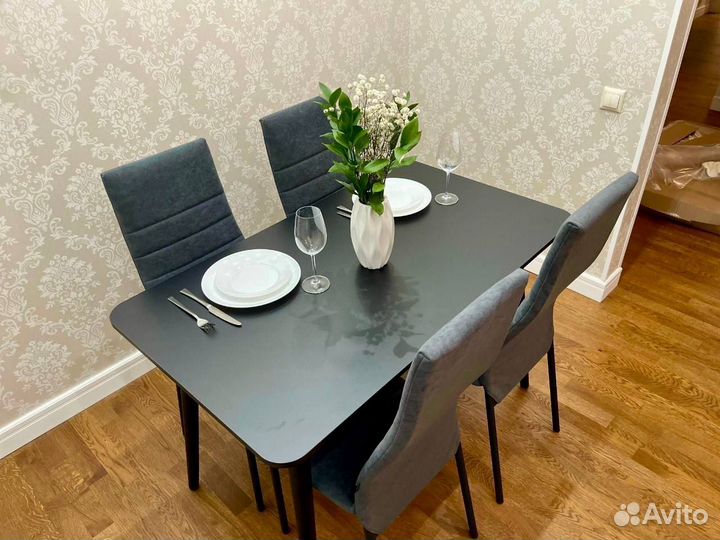 Стол кухонный