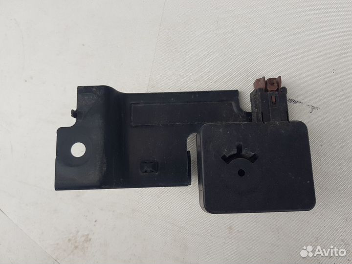 Сигнал кашкай j10. УБЛ Zanussi 1260607047 (1260607013) int011zn. Замок люка Electrolux Zanussi 1260607047. 866332e000.